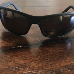 EUC Maui Jim’s polarized sunglasses (Peahi)